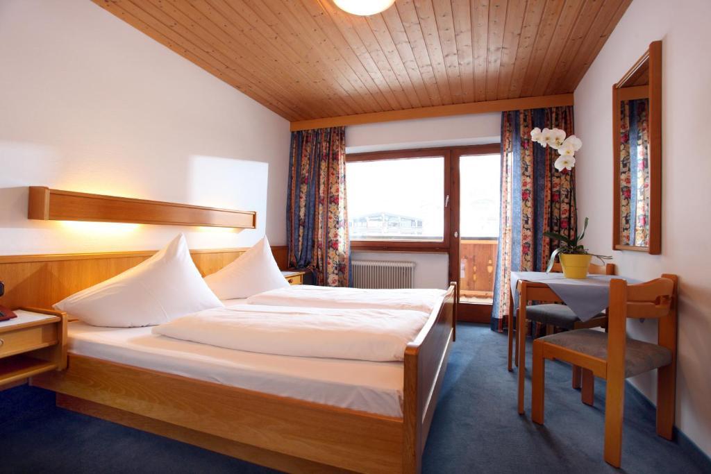 Hotel Taxacher キルヒベルク・イン・チロル 部屋 写真